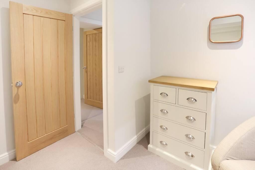 Central Ripon Apartment - View Of The Cathedral! Экстерьер фото