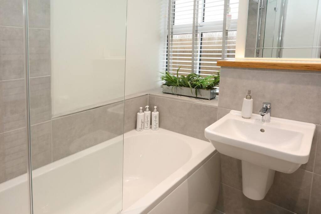 Central Ripon Apartment - View Of The Cathedral! Экстерьер фото