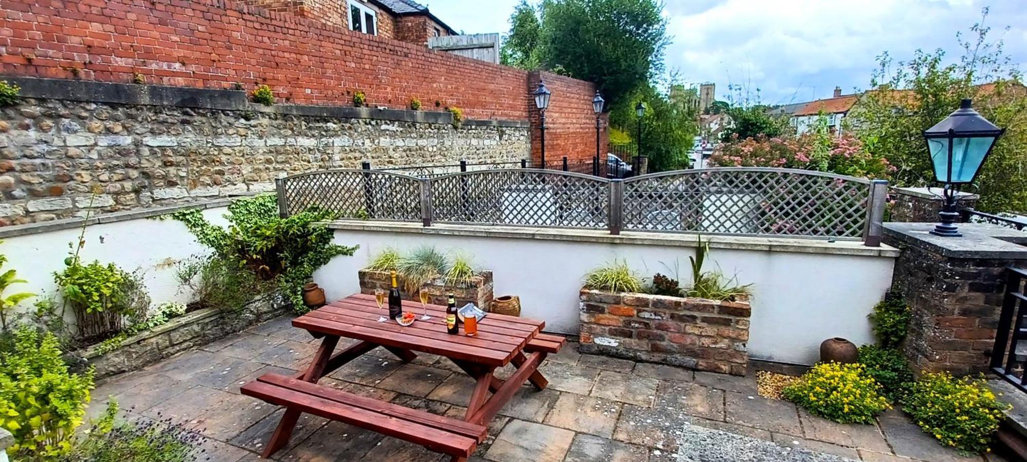 Central Ripon Apartment - View Of The Cathedral! Экстерьер фото
