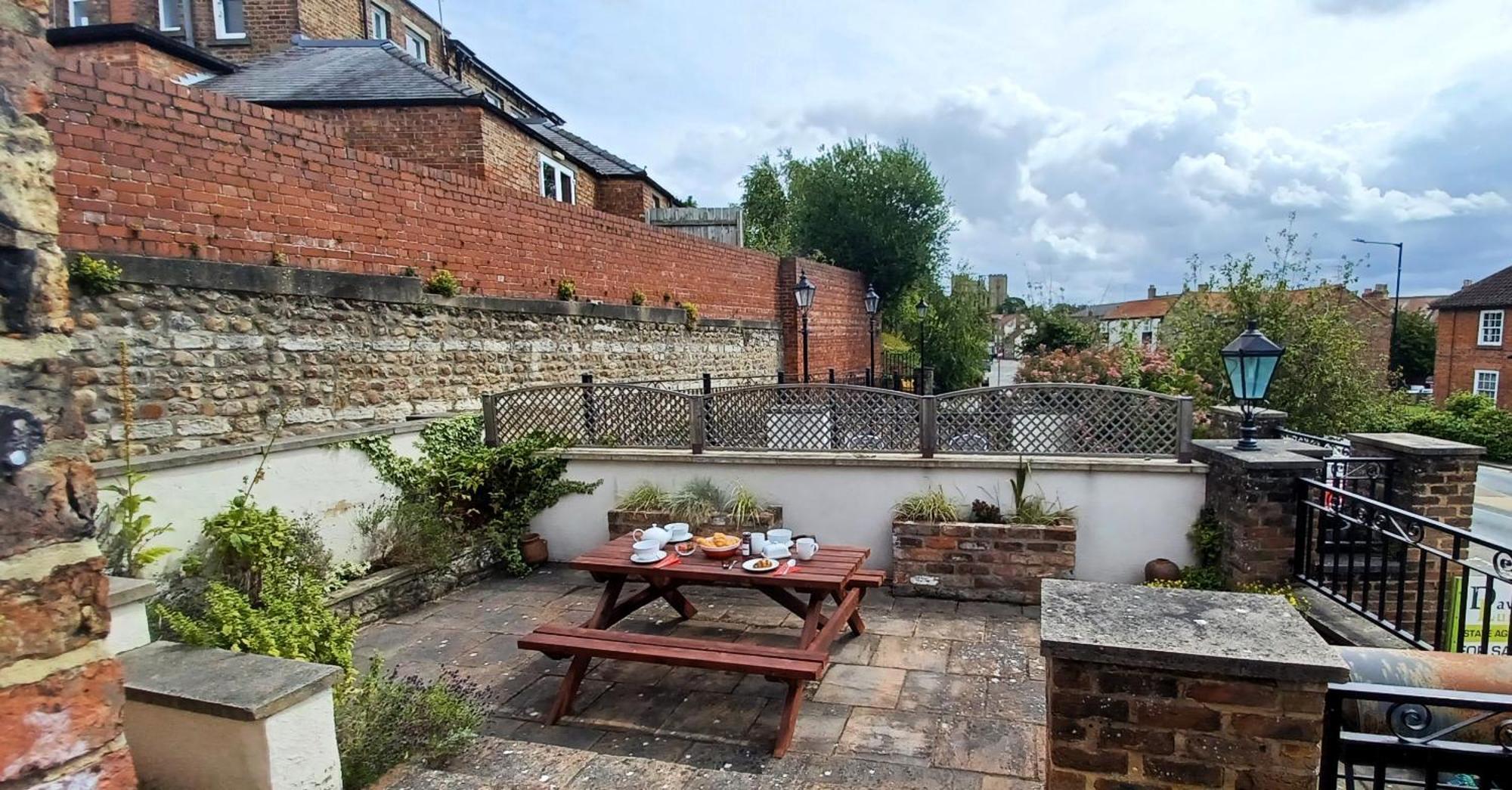 Central Ripon Apartment - View Of The Cathedral! Экстерьер фото